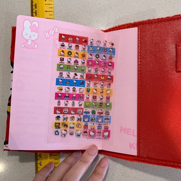 2011 HELLO KITTY PLANNER BRAND NEW - Picture 12 of 14